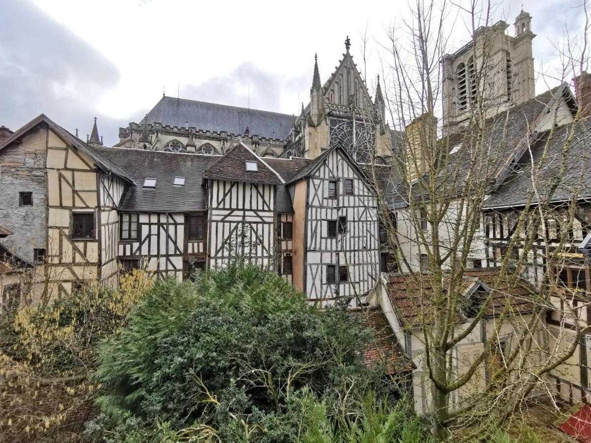 Les Cieux De La Cathedrale - Calme - Jardin - Wifi Leilighet Troyes Eksteriør bilde