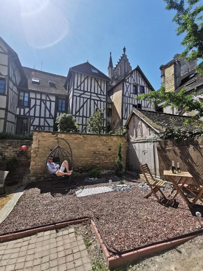 Les Cieux De La Cathedrale - Calme - Jardin - Wifi Leilighet Troyes Eksteriør bilde