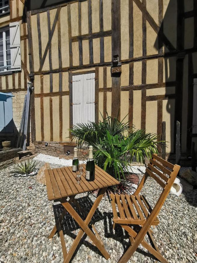 Les Cieux De La Cathedrale - Calme - Jardin - Wifi Leilighet Troyes Eksteriør bilde